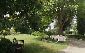 Comme Chez Vous 